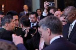中美防长为何“只握手不会谈”