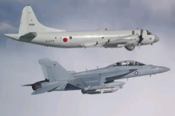 美三架军机同一天被雷击