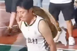 撒贝宁果然是央视显眼包