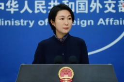李强同拜登进行简短交流