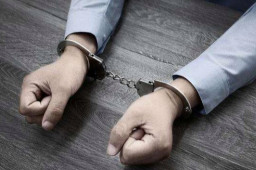 女子被住建局保安踩在脚下 警方通报