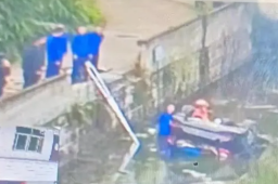 母女驾车去看外婆回程坠塘双双溺亡