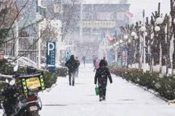 寒潮来袭 内蒙东北降温超16℃