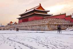 看雪中故宫感觉穿越了