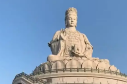 男子带9月孕妻爬山 被亲妈语音轰炸