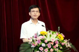 建议中小学生每天都有一节体育课